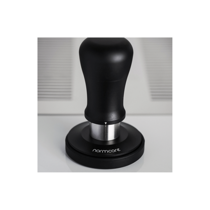 Normcore V5 Tamper med Fjäder & Titaniumbeläggning 58 mm Svart