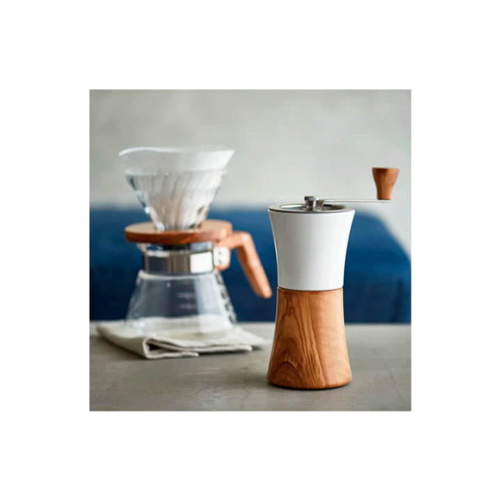 Hario V60 Manuel Kaffemølle Oliventræ