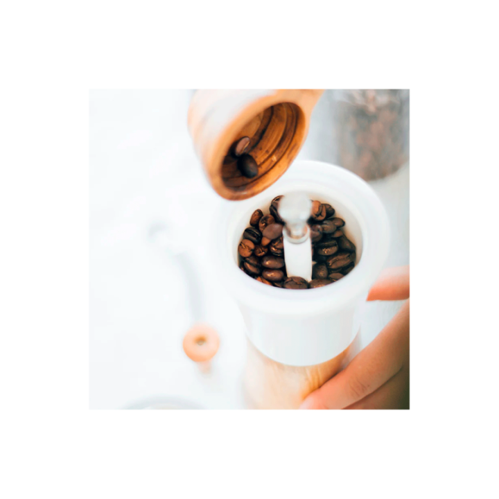Hario V60 Manuel Kaffemølle Oliventræ